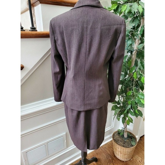 Finity Studio Women's Brow Polyester & Wool Long Sleeve 2 Piece Blazer & Skirt 6 - Picture 6 of 10